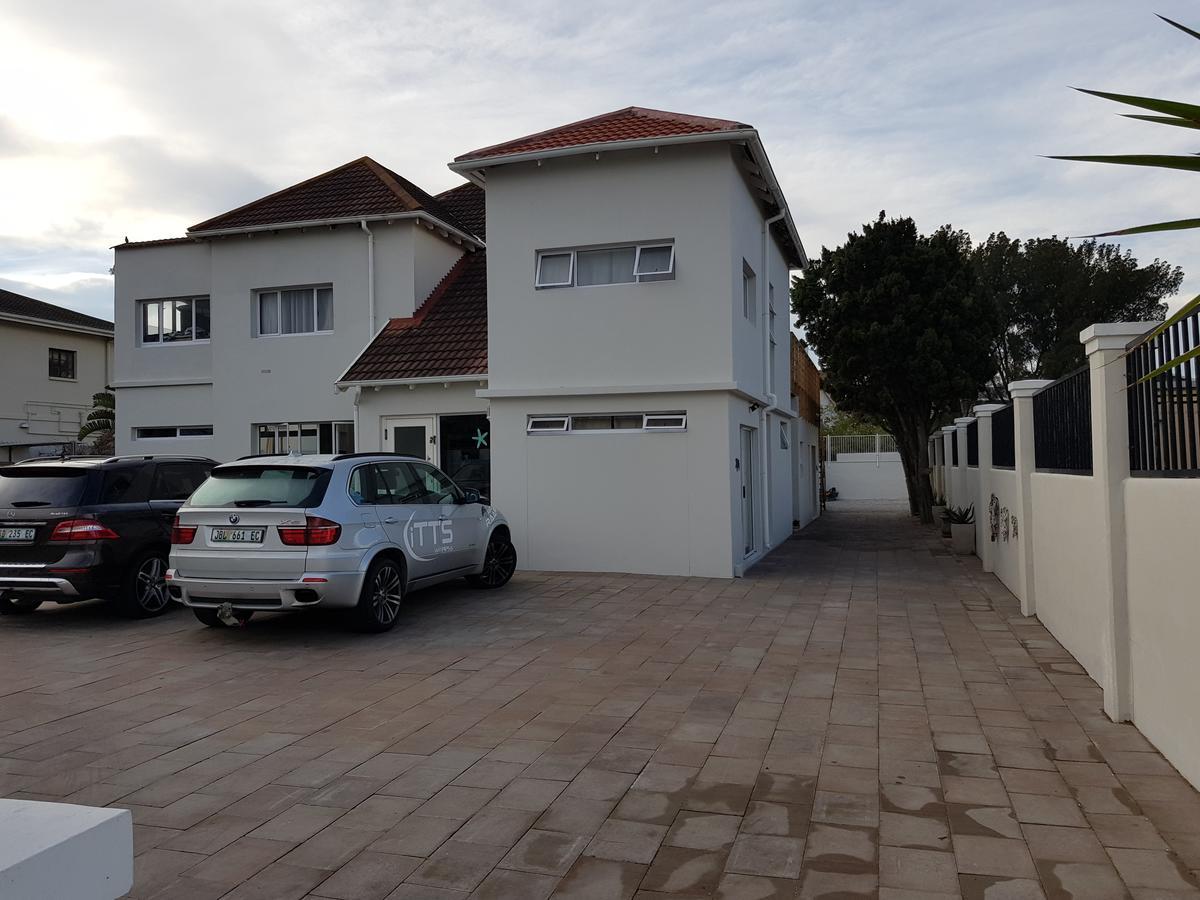 Beachway Guesthouse 포트엘리자베스 외부 사진
